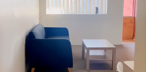 2 bed 1 bath*21 - Photo 2