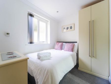 3 bed town house to rent in Durrant Road, Parkstone, BH14 - Photo 5
