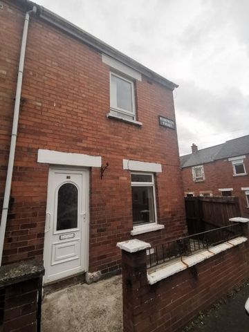 46 Runnymede Parade, Belfast BT12 6NF - Photo 3