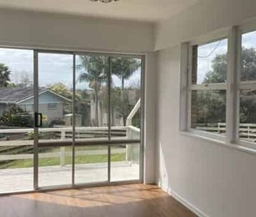 Freshly Renovated Family Home - Photo 4