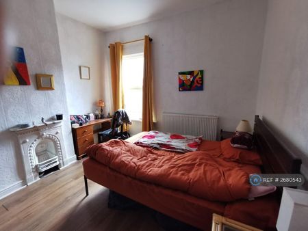 2 bedroom terraced house to rent - Photo 4
