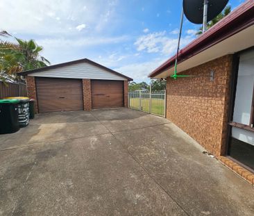 A family residence walking distance to Showground station - Photo 5