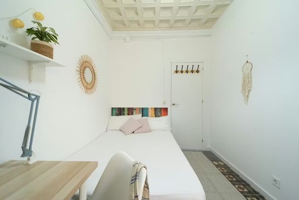 Carrer de Santa Anna, Barcelona, Catalonia 08002 - Photo 1