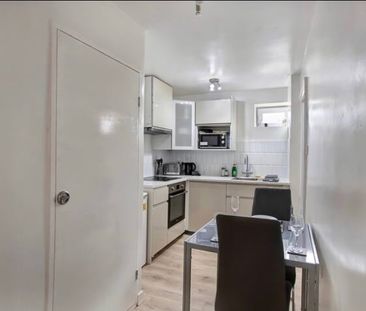 1 Bed Flat, Selby Close, E6 - Photo 6