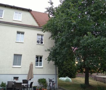 Sehr schöne 2-Raum-Wohnung mit Küche & direktem Blick auf die Elbe - Photo 2