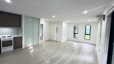 Modern 2 Bedroom Granny Flat in Prime Campbelltown Location! - Photo 3