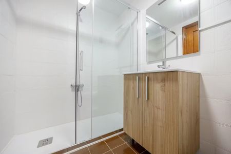 Calle Málaga, Valencia, Valencian Community 46009 - Photo 4