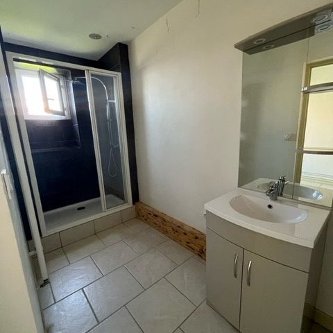 Dans belle maison, joli T1 entièrement rénové - Photo 1