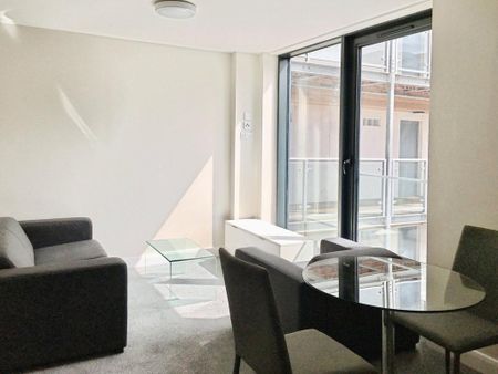 2 bedroom flat to rent - Photo 2