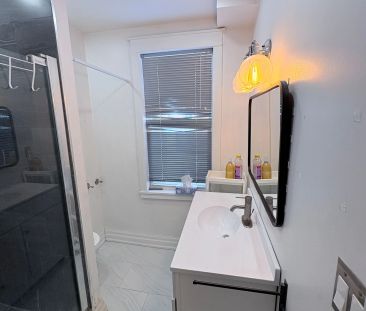 94 Park Road S #Main Level - Photo 4