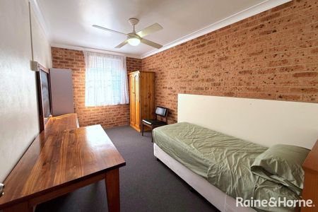 Men Only Boarding House Accommodation - Furnished Single Room - Photo 3