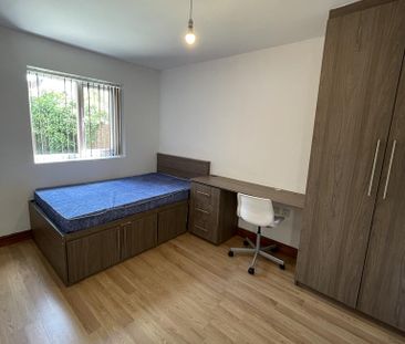 6 bedroom detached house to rent - Photo 1