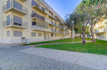 Apartamento T2 de qualidade para arrendar de Outubro a Maio - Photo 3