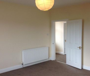 2 bedroom semi-detached house to rent - Photo 2