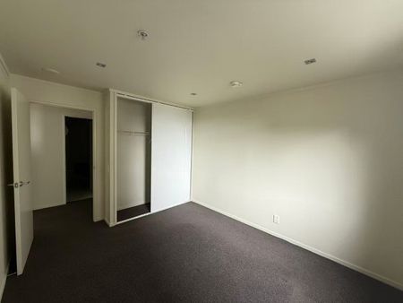 ‘Stones throw from Skytower’ - Photo 2