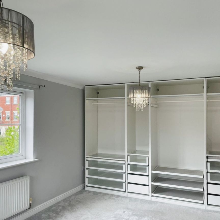 Four Double Bedroom Property To Let in Lichfield - Photo 1