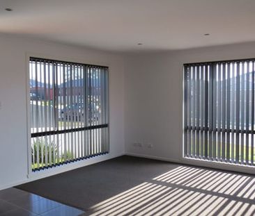Spacious Three Bedroom Villa - Photo 2