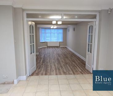 4 bedroom semi-detached house to rent - Photo 2