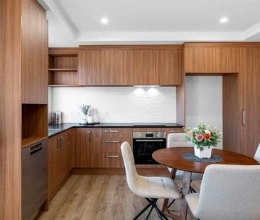 Brand new elegant home - Photo 4