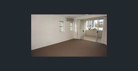 life style 3 Bedroom 2 bathroom apartment with 2 carparks will be available soon - Photo 2