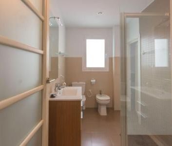 Stunning Penthouse for Rent on Gran Vía Fernando el Católico in Val... - Photo 2