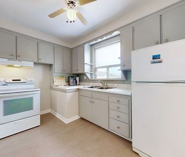 For Lease - 219 Southview Road, Oakville, Ontario - Photo 2