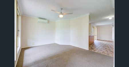 Cozy Family Home - Photo 2