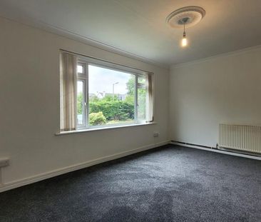 4 bedroom semi-detached house to rent - Photo 4