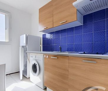 Location Appartement 2 pièces 46m² ST JULIEN LES VILLAS 10800 - Photo 2