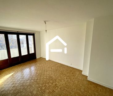 À louer : St Cyprien - grand T2 de 47m² avec balcon, cave et cellier. - Photo 1