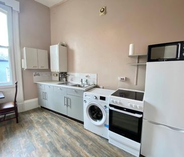 1 bedroom Flat To Let - Photo 5