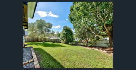 AIR CONDITONED 3 BEDROOM HOME - Photo 5