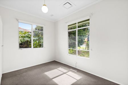 29 Summerhill Road, Reservoir VIC 3073 - Photo 3