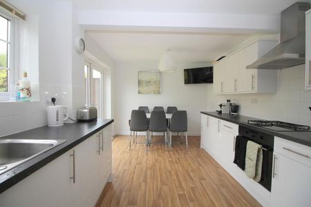 1 Bedroom House / Flat Share to let - Photo 5