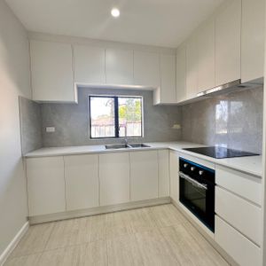 Modern 2-Bedroom Home with Single Garage in Quakers Hill - Photo 2