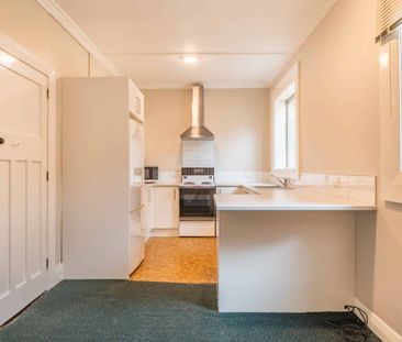 Centrally Located Four-Bedroom Apartment - Available for 2026 - Photo 2