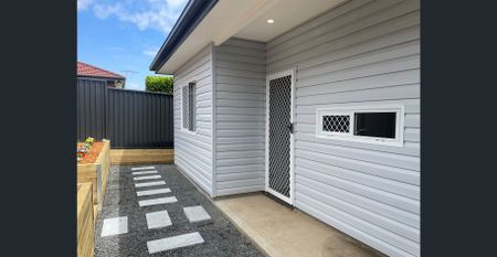GRANNY FLAT - Photo 2