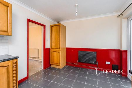 2 bedroom semi-detached house to rent - Photo 4