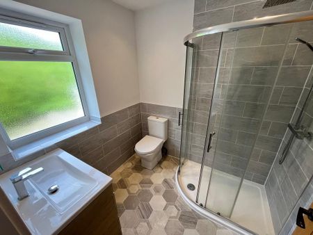3 bedroom detached house to rent - Photo 2