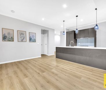 Stunning Home, Spectacular Views & Unbeatable Convenience! - Photo 4