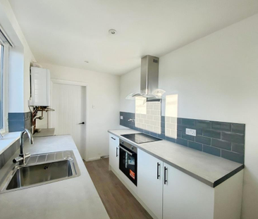 2 bedroom semi-detached house to rent - Photo 5