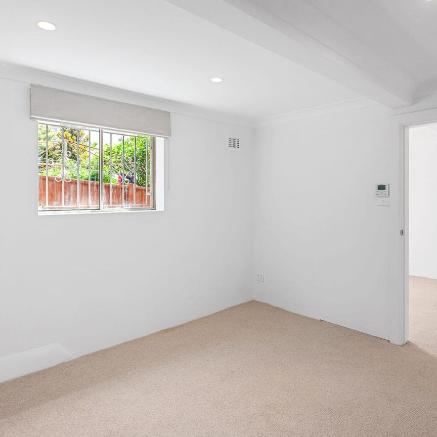 Large Garden Apartment 1km from Beach, All Bills Included - Photo 1