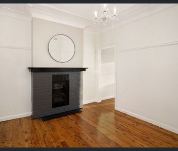 Stunning water views and lifestyle convenience - Photo 2