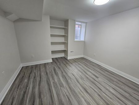 For Lease - 17 Dragonfly Crescent, Toronto, Ontario - Photo 2