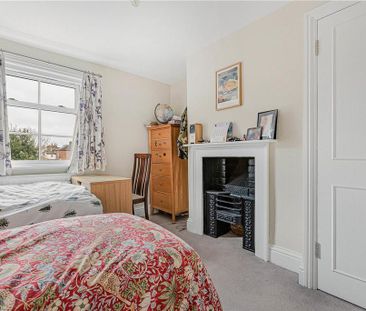 3 bedroom end of terrace house to rent - Photo 4