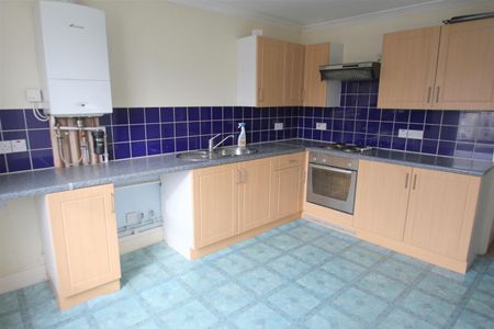 College Avenue, Gillingham, Kent - Photo 3