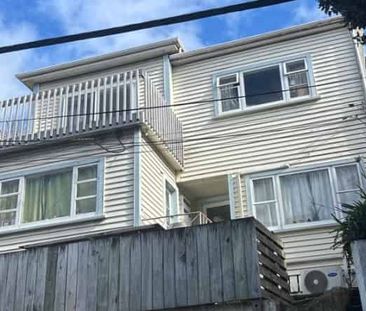 Handy Location on Hanson - Photo 5