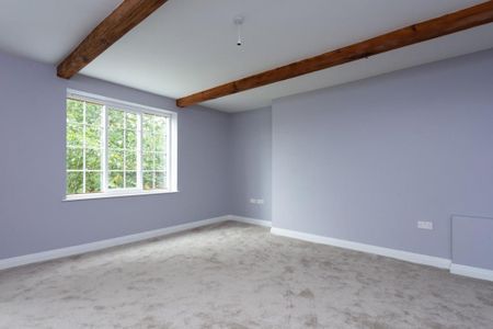 4 bedroom semi-detached house to rent - Photo 3