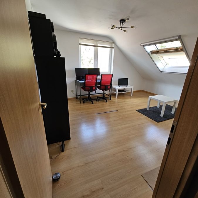 Privé kamer + woonkamer/bureau + badkamer te huu - Foto 1