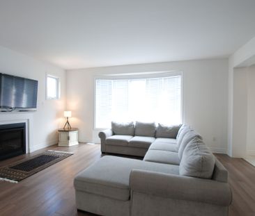 For Lease - 45 Frank Kelly Drive, East Gwillimbury, Ontario - Photo 2